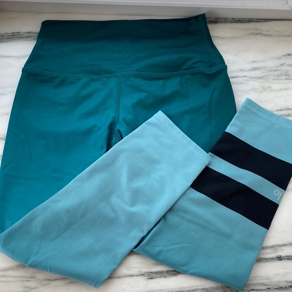 Good condition, ombré Alo yoga high waist capri leggings